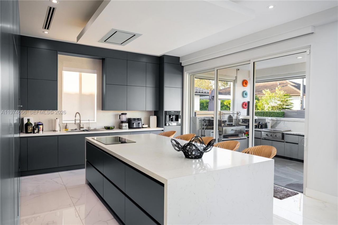 10181 NW 27th St, Doral, FL 33172 Photo