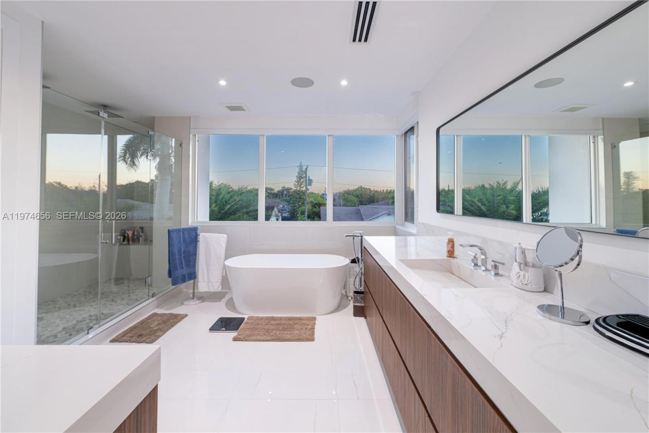 10181 NW 27th St, Doral, FL 33172 Photo