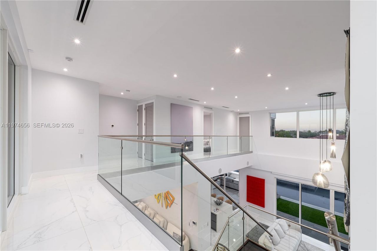 10181 NW 27th St, Doral, FL 33172 Photo