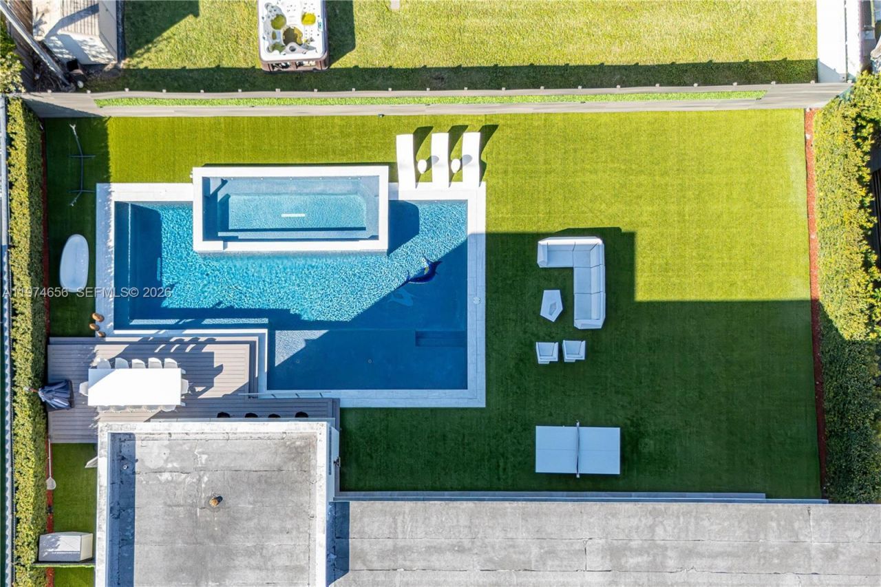 10181 NW 27th St, Doral, FL 33172 Photo