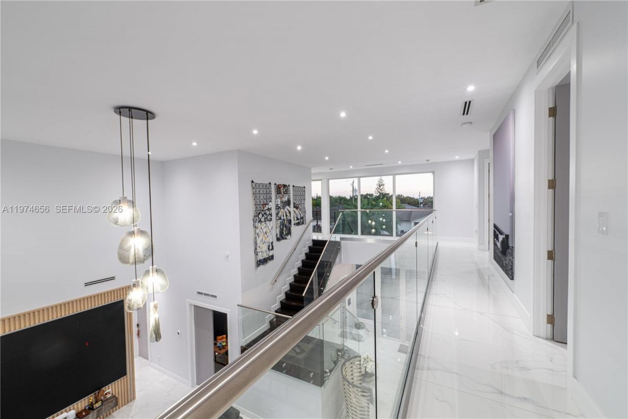 10181 NW 27th St, Doral, FL 33172 Photo