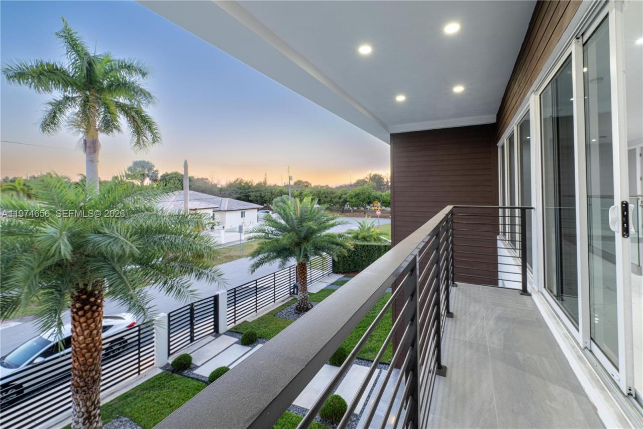 10181 NW 27th St, Doral, FL 33172 Photo