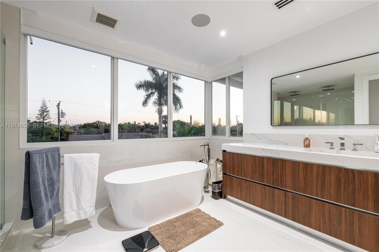 10181 NW 27th St, Doral, FL 33172 Photo