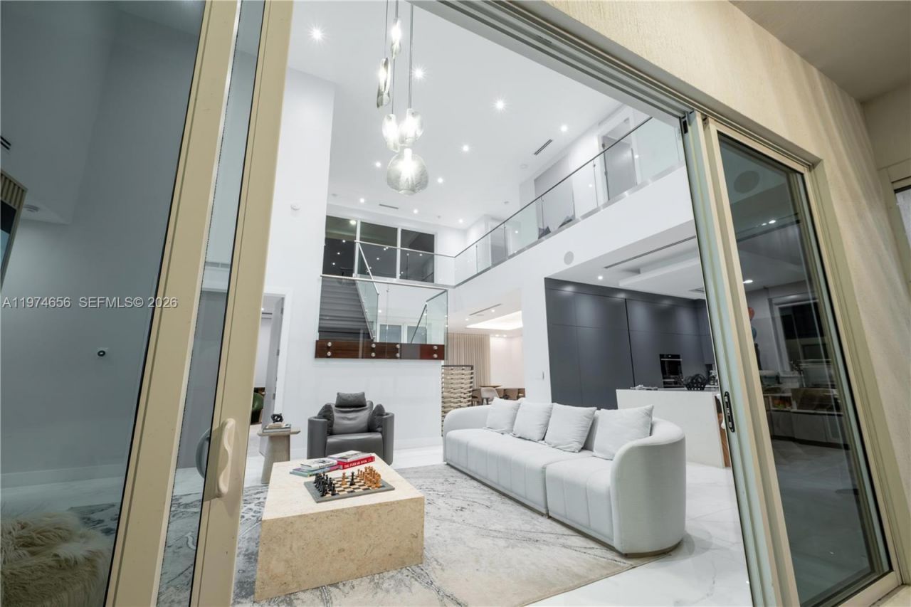 10181 NW 27th St, Doral, FL 33172 Photo