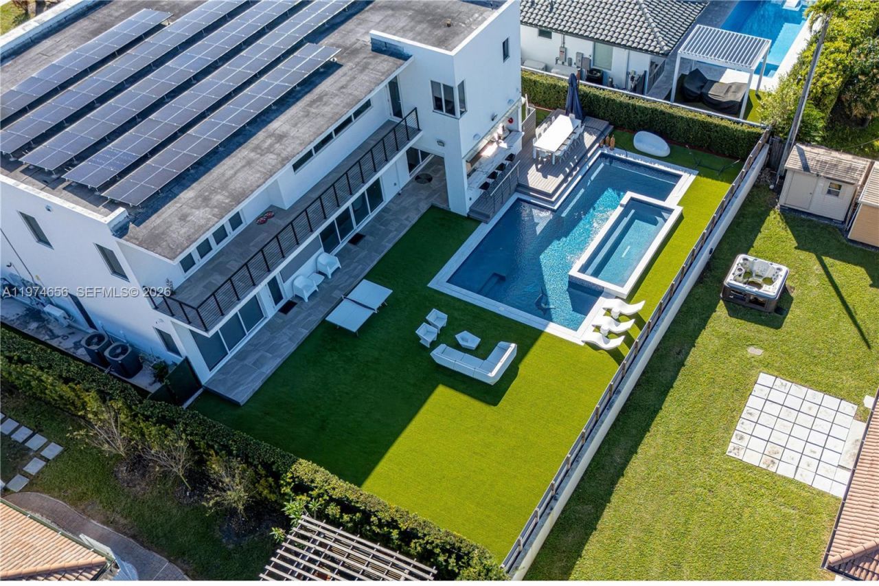 10181 NW 27th St, Doral, FL 33172 Photo