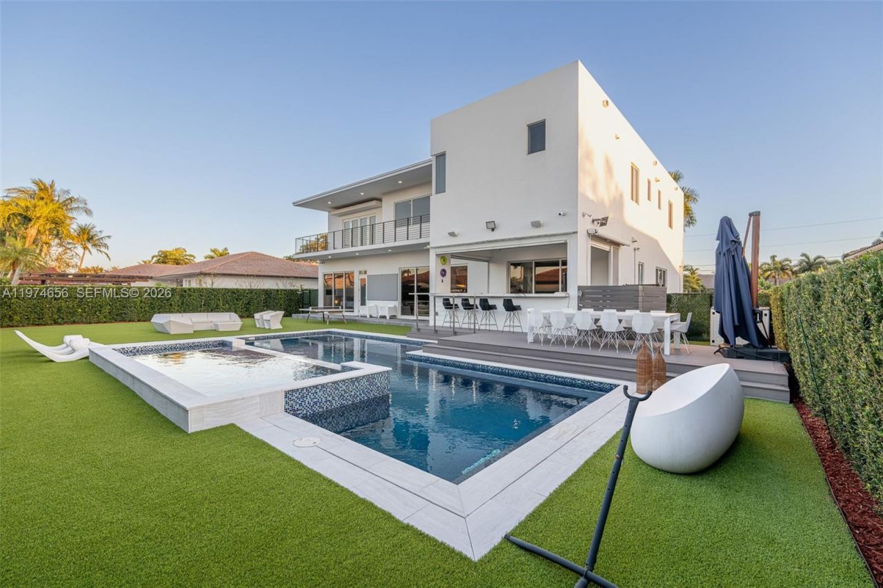 10181 NW 27th St, Doral, FL 33172 Photo