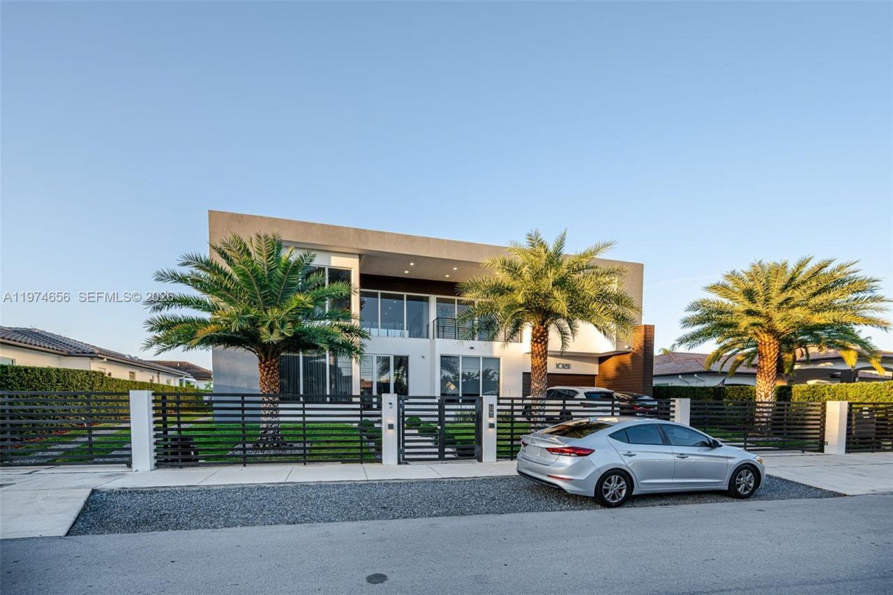 10181 NW 27th St, Doral, FL 33172 Photo