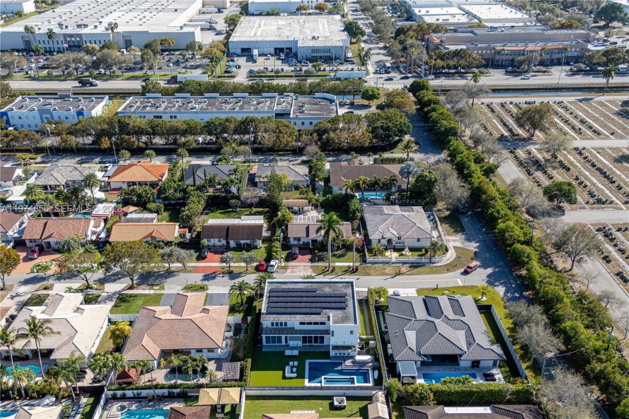 10181 NW 27th St, Doral, FL 33172 Photo