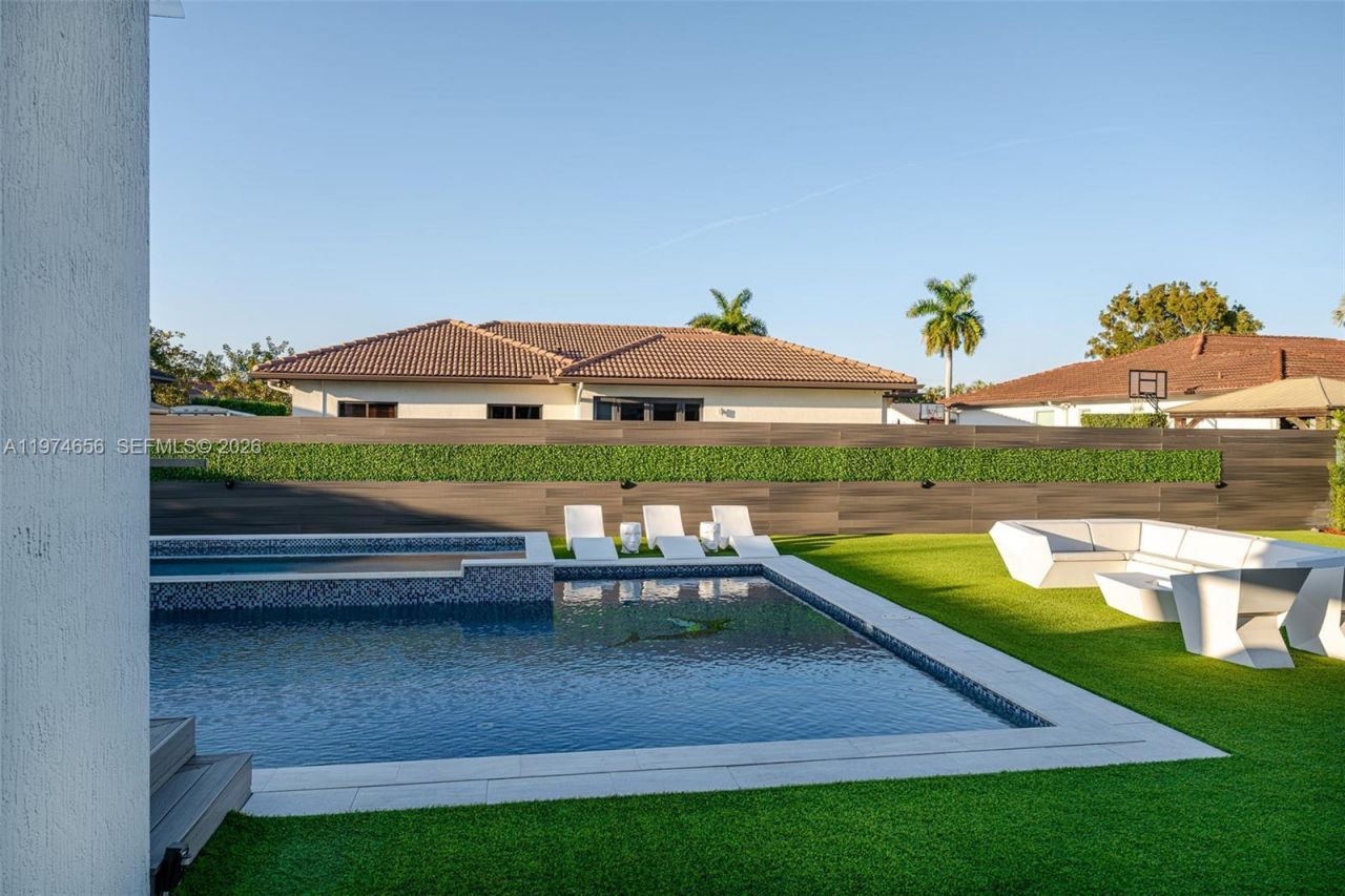 10181 NW 27th St, Doral, FL 33172 Photo