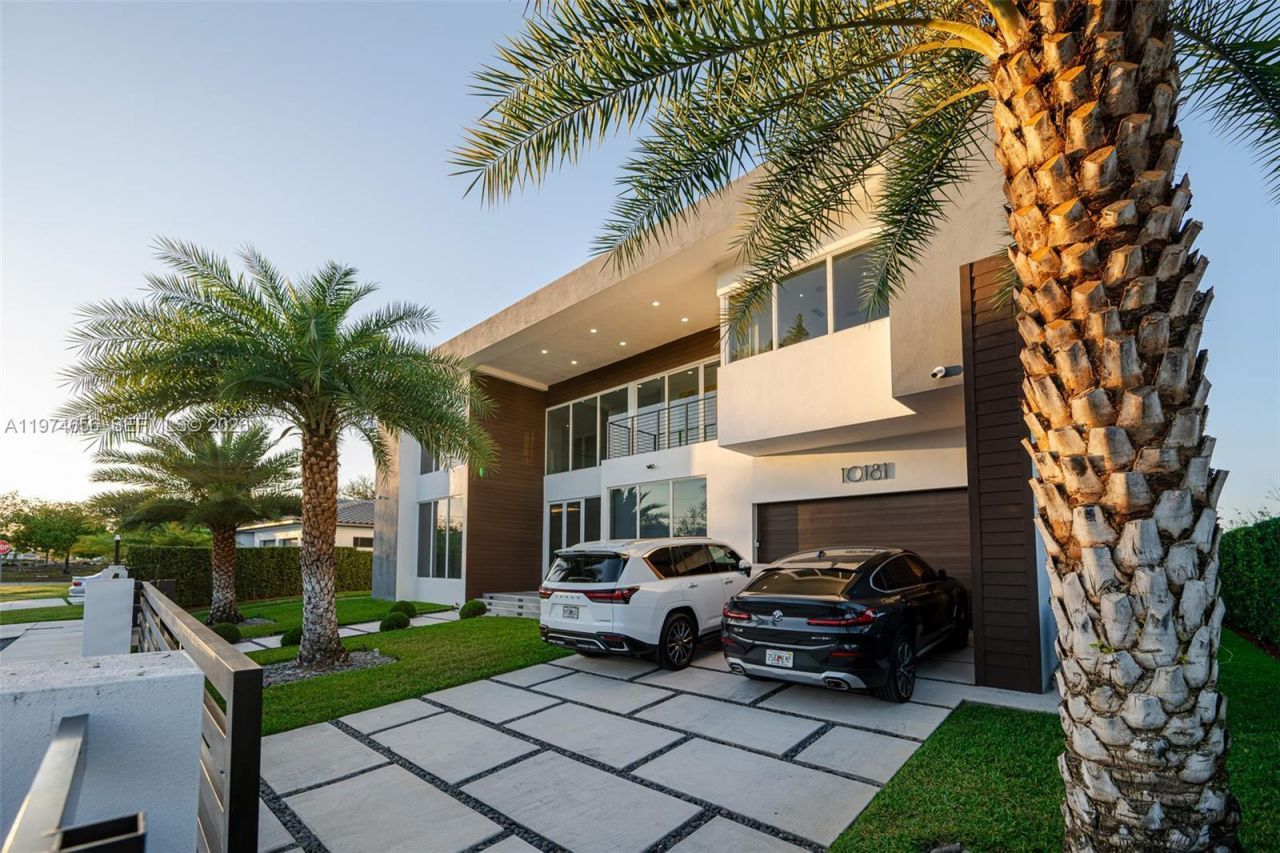 10181 NW 27th St, Doral, FL 33172 Photo