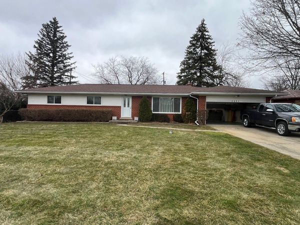 2231 Pauline Circle, Grand Blanc, MI 48480