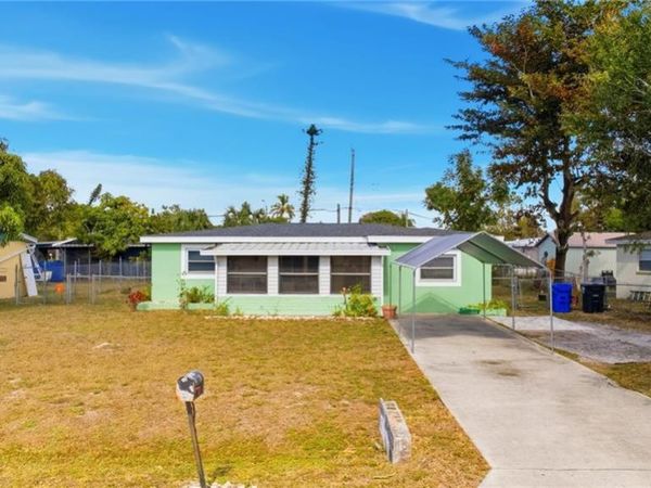 2431 Hunter TER, FORT MYERS, FL 33901