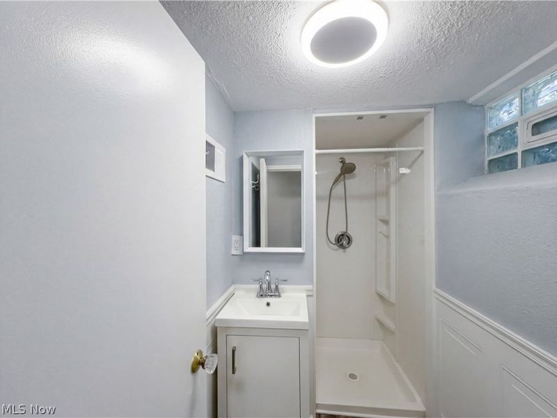 18715 Libby Road , Maple Heights, OH 44137 Photo 13