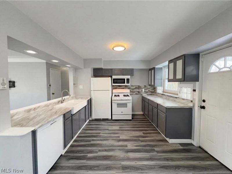 18715 Libby Road , Maple Heights, OH 44137 Photo 2