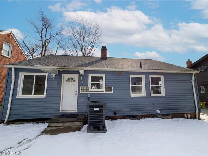 18715 Libby Road , Maple Heights, OH 44137 Photo 5