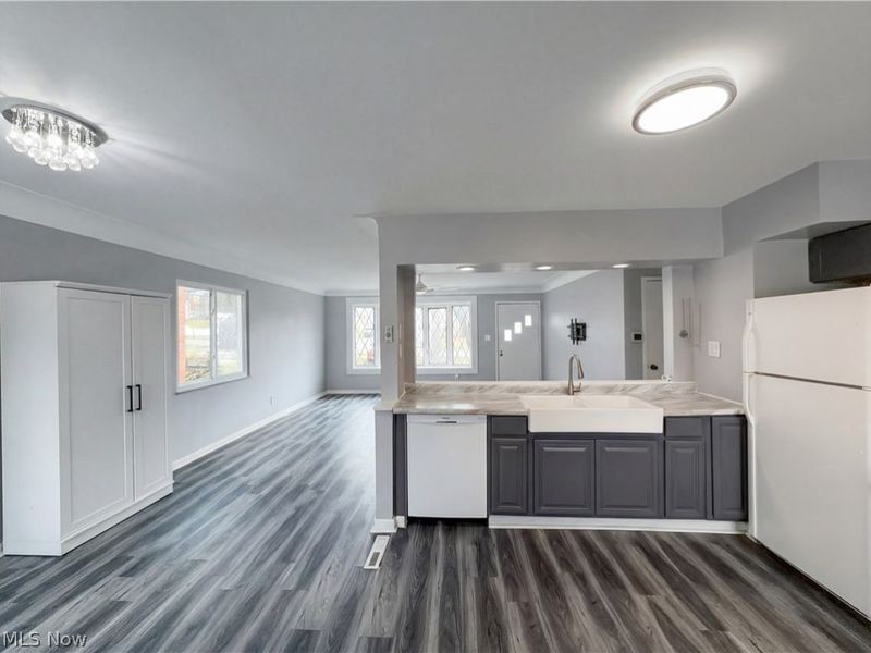 18715 Libby Road , Maple Heights, OH 44137 Photo 9