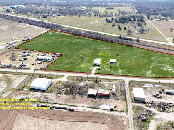 2850 Woodrow Center, Kingsbury, TX 78638