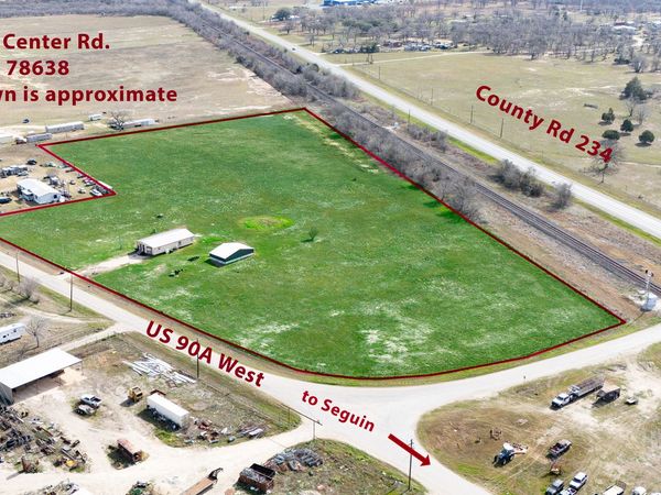 2850 Woodrow Center, Kingsbury, TX 78638