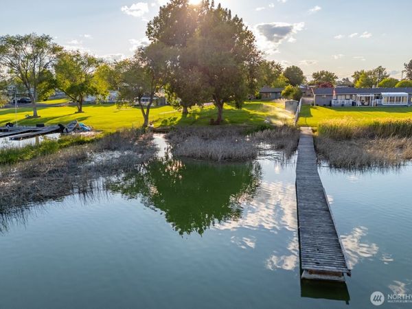 1609 W Lakeside Drive, Moses Lake, WA 98837