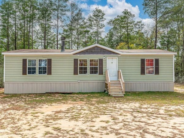 164 E Jonquil Avenue, DeFuniak Springs, FL 32433