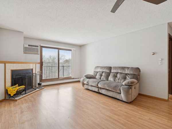 3440 Golfview Drive, Unit 211, Eagan, MN 55123