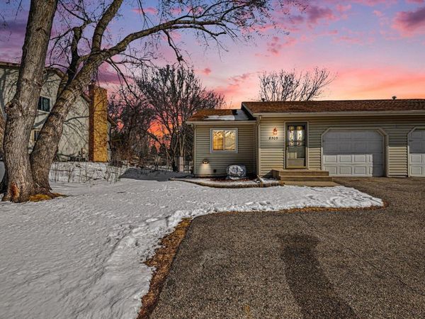 8305 Tamarack Trail, Eden Prairie, MN 55347