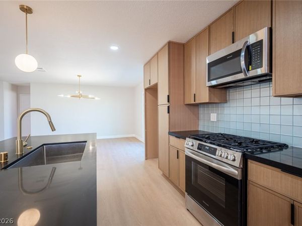 4454 Dennis Way, Las Vegas, NV 89121