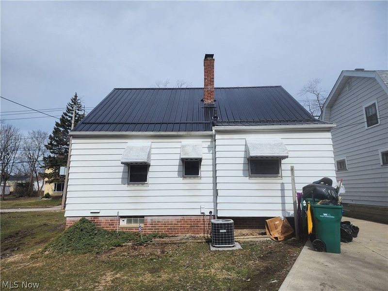 18990 Raymond Street , Maple Heights, OH 44137 Photo 2