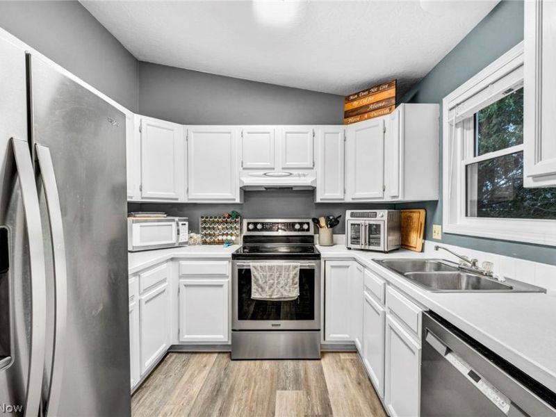 545 Fulmer Avenue , Akron, OH 44312 Photo 16