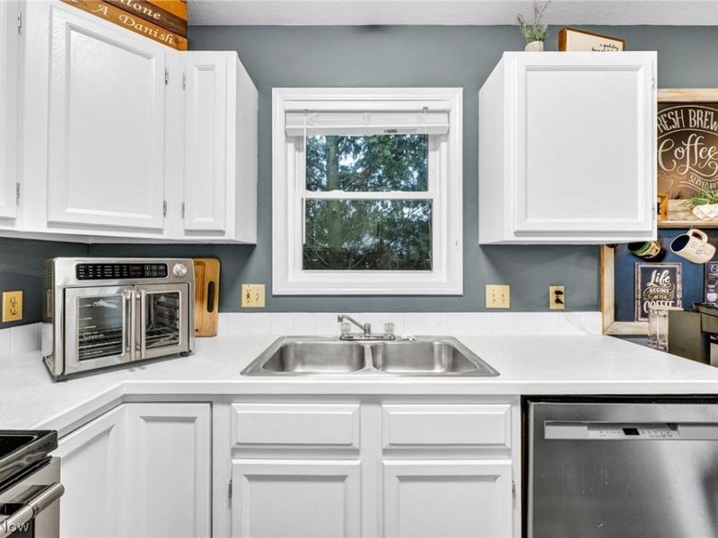 545 Fulmer Avenue , Akron, OH 44312 Photo 17