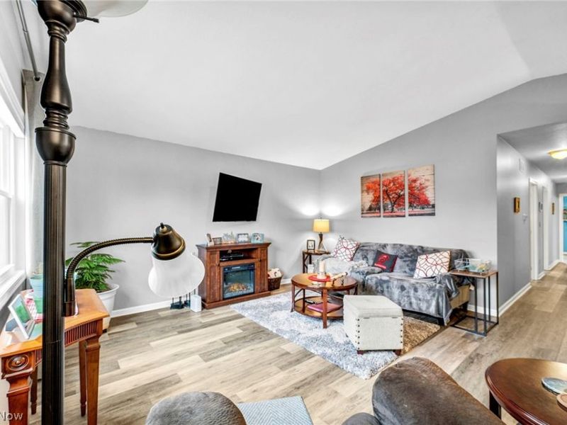 545 Fulmer Avenue , Akron, OH 44312 Photo 8