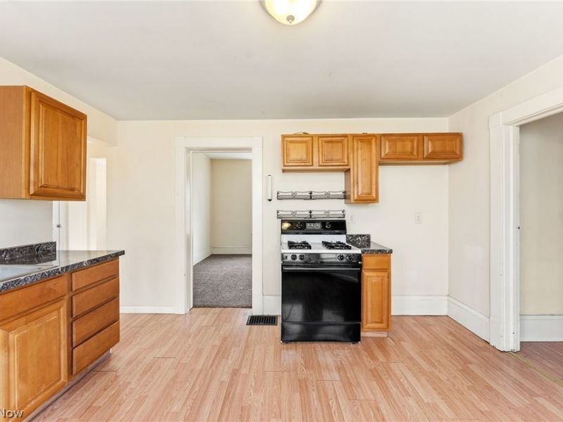 313 E Seventh Street , Salem, OH 44460 Photo 6