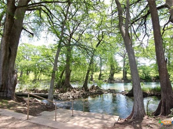 730 E Mather Street , New Braunfels, TX 78130