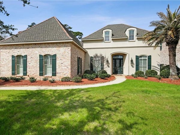 77 MARK SMITH Drive, Mandeville, LA 70471
