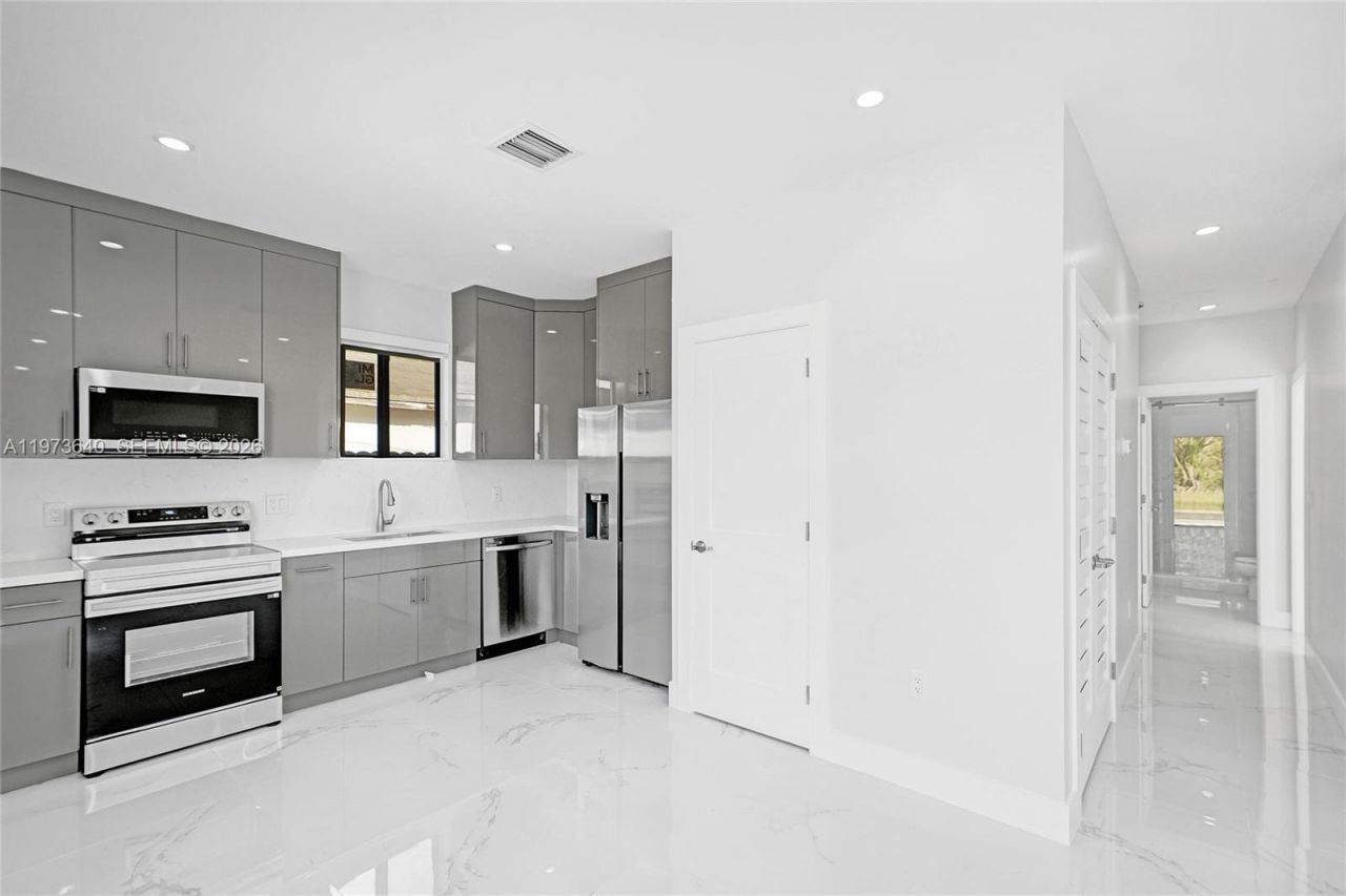 12120 SW 219th St, Unit A, Miami, FL 33170 Photo