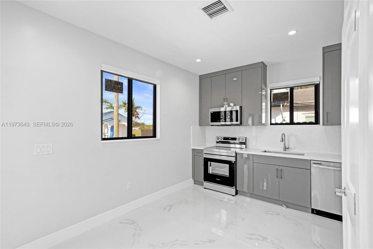 12120 SW 219th St, Unit A, Miami, FL 33170 Photo