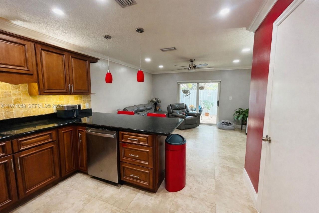 13890 SW 64th St , Miami, FL 33183 Photo