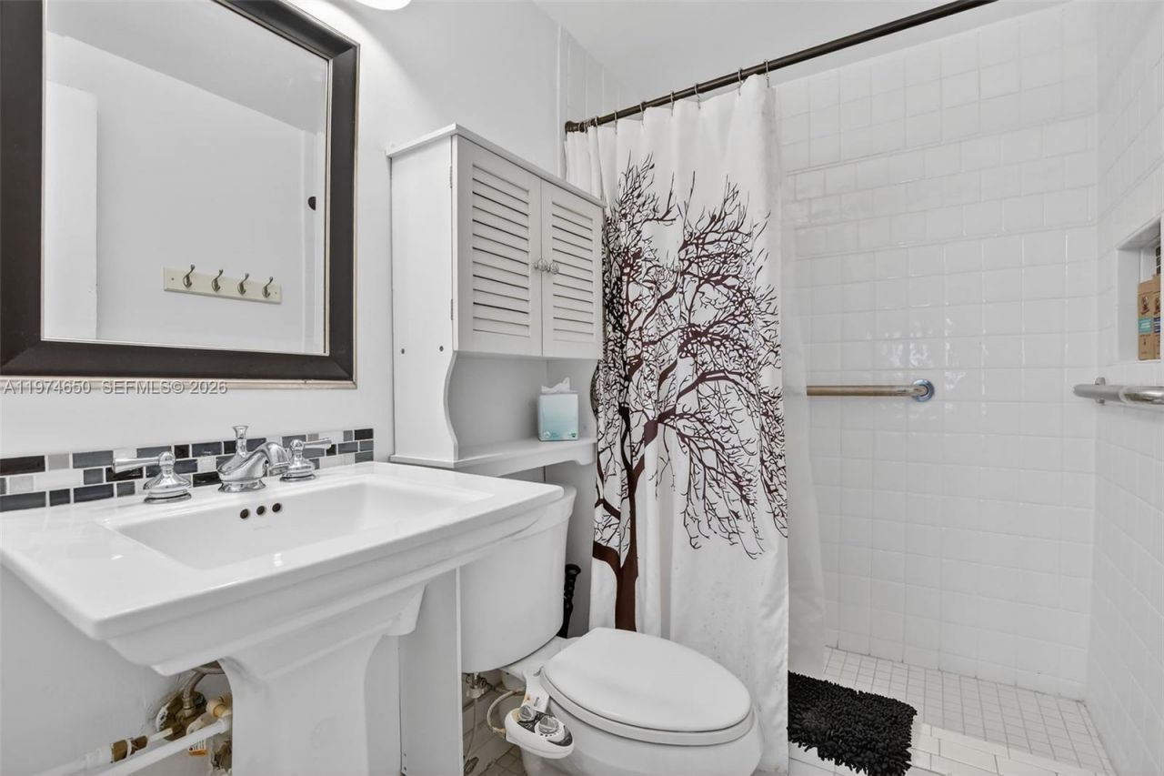 1000 SE 4th St, Unit 225, Fort Lauderdale, FL 33301 Photo