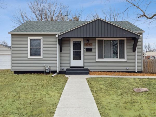 2047 32ND Street , Rock Island, IL 61201