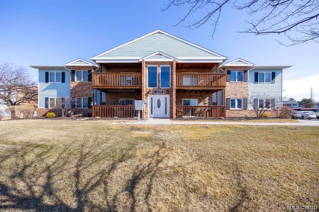 1325 Harbour Boulevard, Trenton, MI 48183 Main Photo