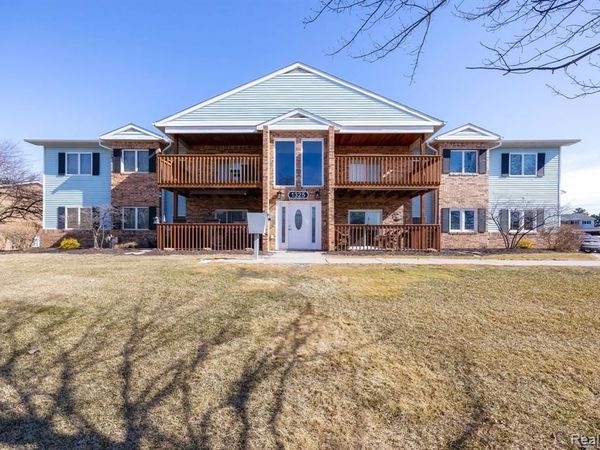 1325 Harbour Boulevard, Trenton, MI 48183