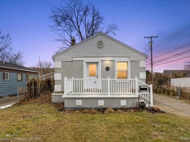 2435 Sunnyknoll Avenue, Berkley, MI 48072