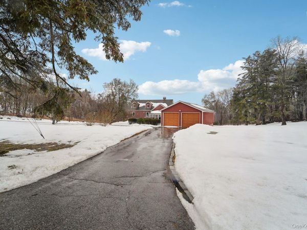 350 Barrett Hill Road, Mahopac, NY 10541