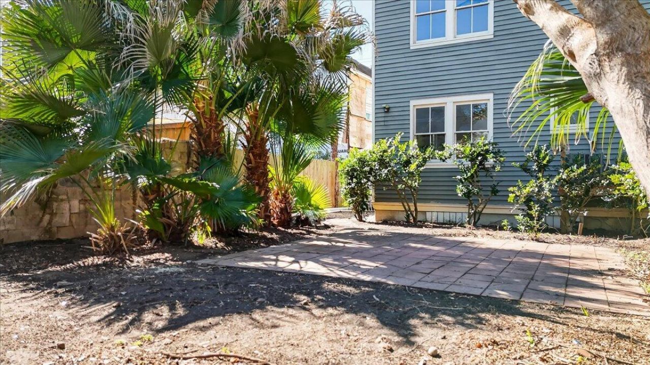 66 America Street Photo 24