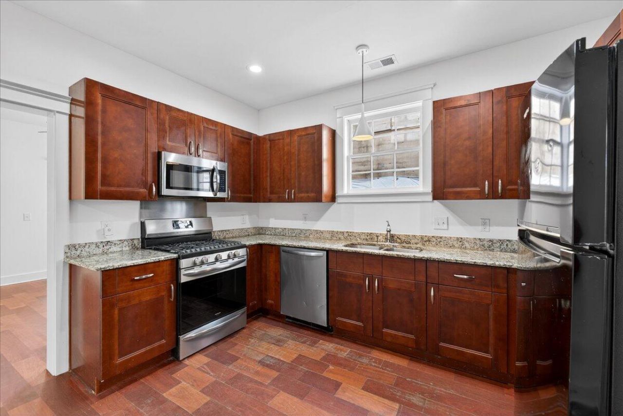 66 America Street Photo 30