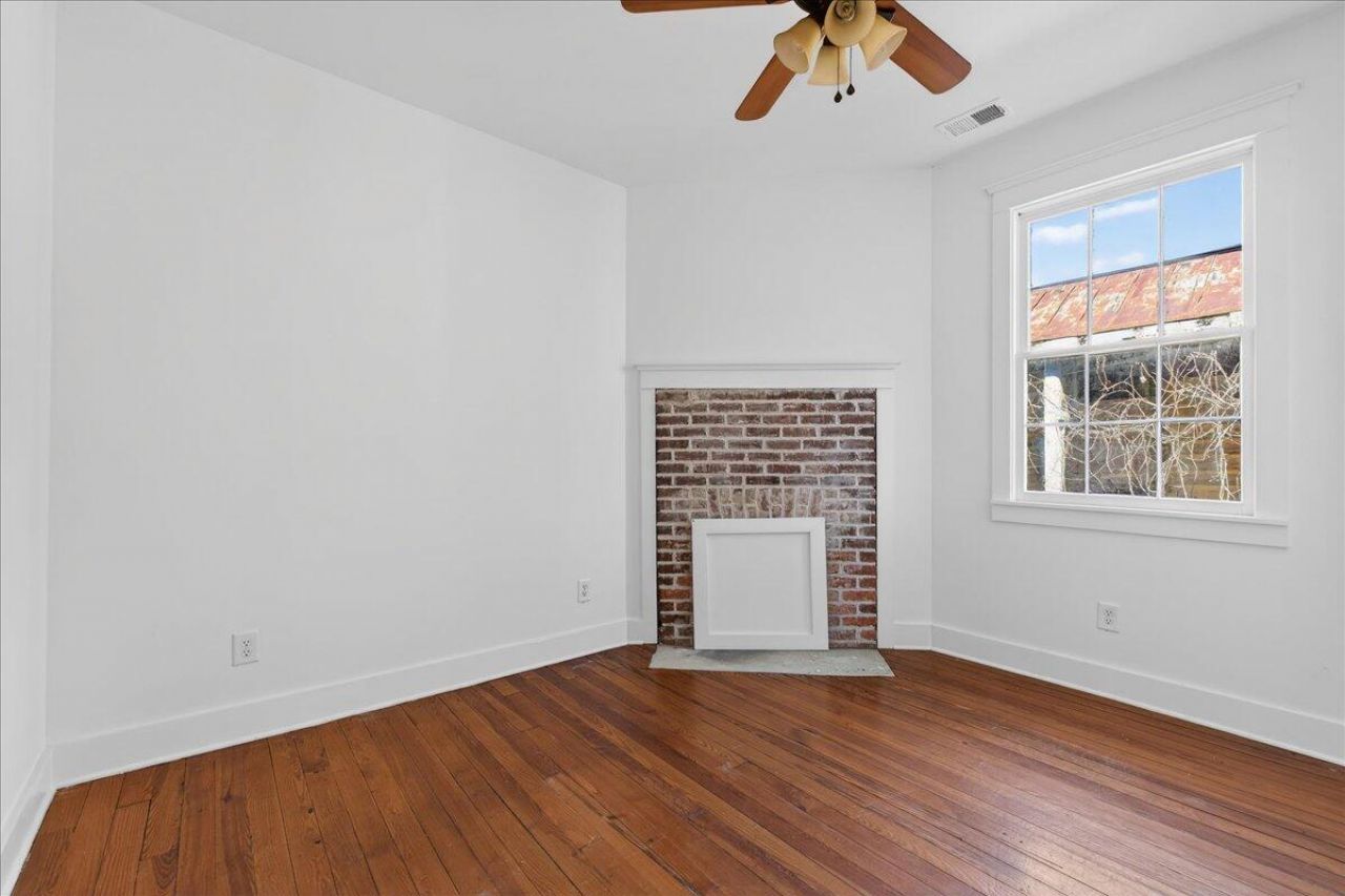 66 America Street Photo 8