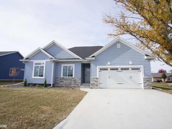 2501 N Terrace Drive, Webster City, IA 50595