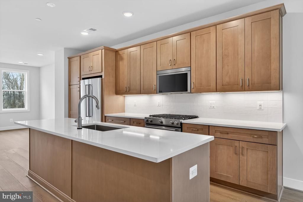 4963 Lachlan Mews, Alexandria, VA 22304 Main Photo