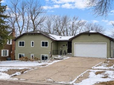 704 Miller Avenue, Windom, MN 56101