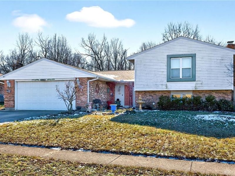 5770 Charlesgate Road, Dayton, OH 45424 Photo 2